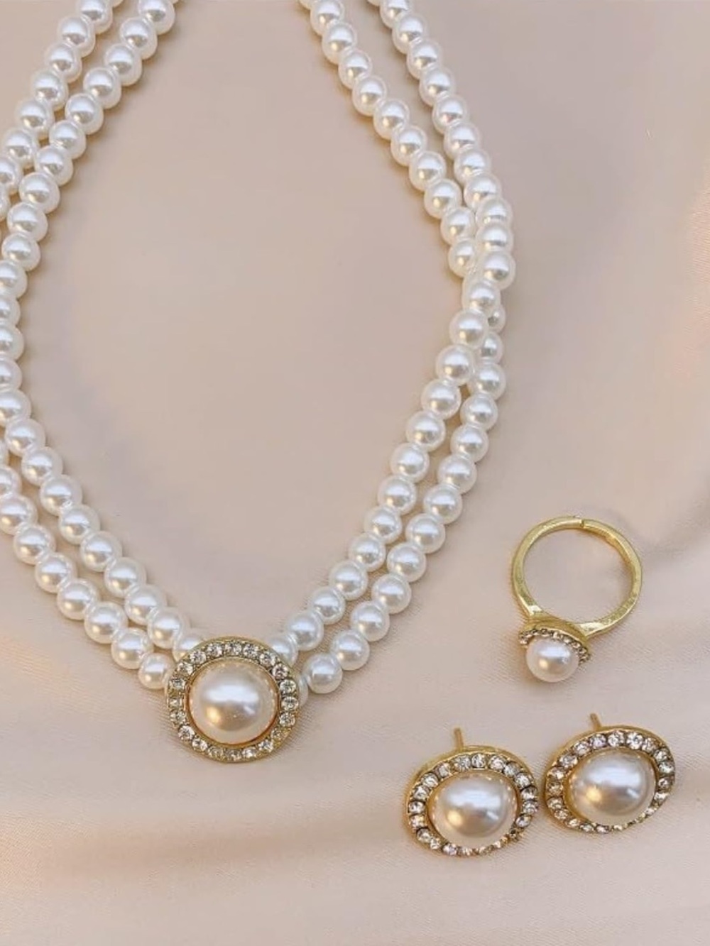 Anthropologie Classic Pearl and Rhinestone Necklace Set - White Pearls